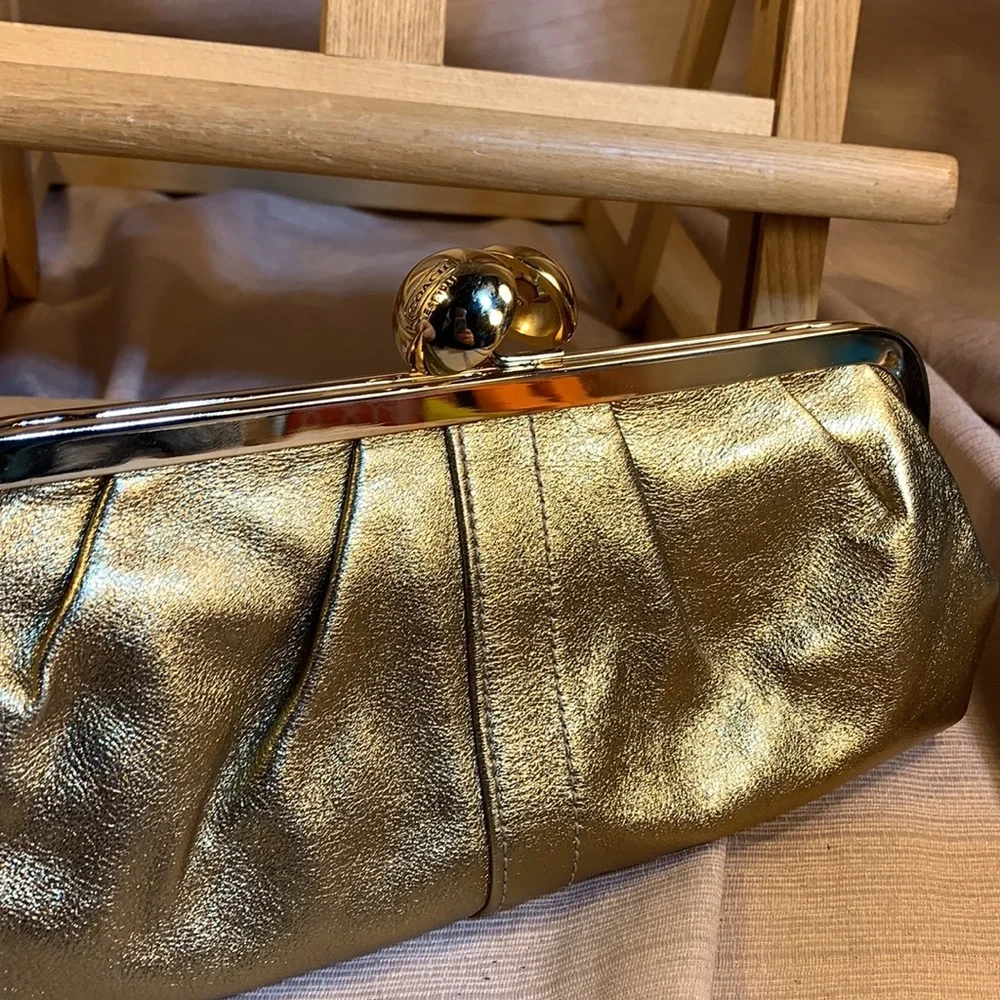 Coach leather EXTREMELY RARE clutch/shoulder bag